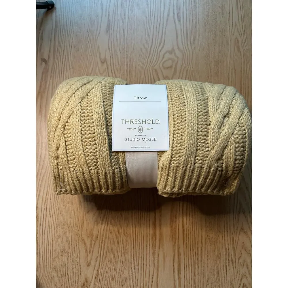 New Threshold Sweater Look & Feel Throw Blanket Tan Khaki size 50”x60”